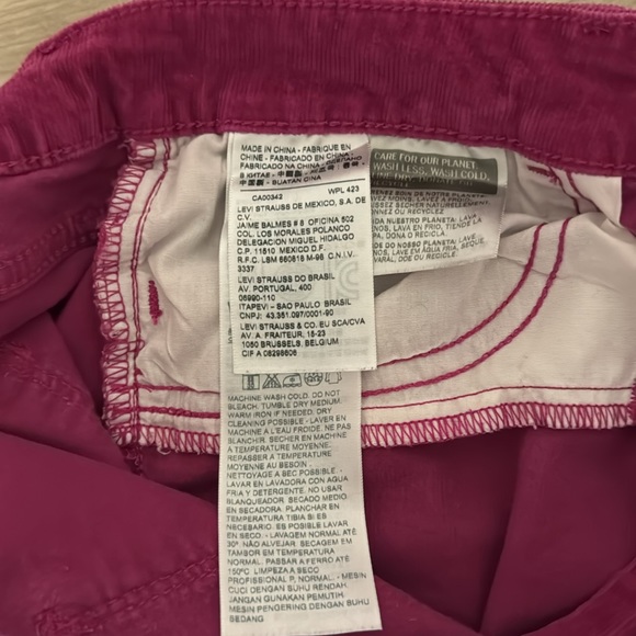 Levi’s - Picture 2 of 5